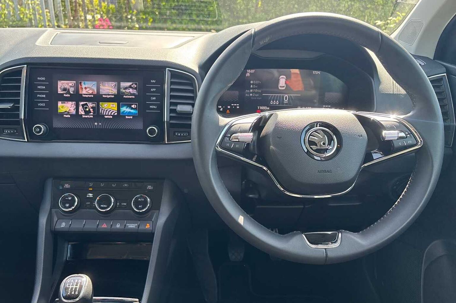 SKODA Karoq 1.5 TSI SE Drive 5dr