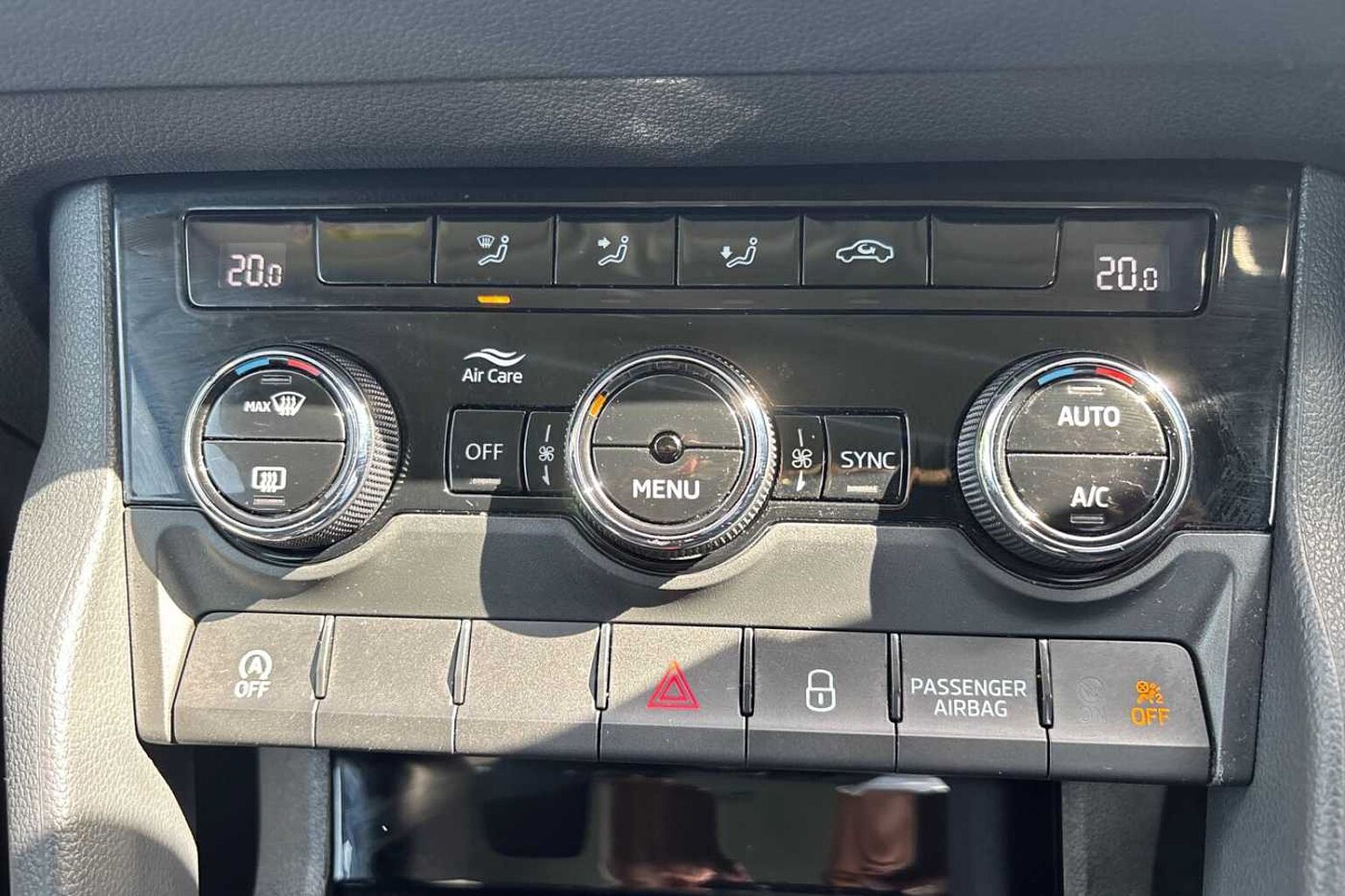 SKODA Karoq 1.5 TSI SE Drive 5dr