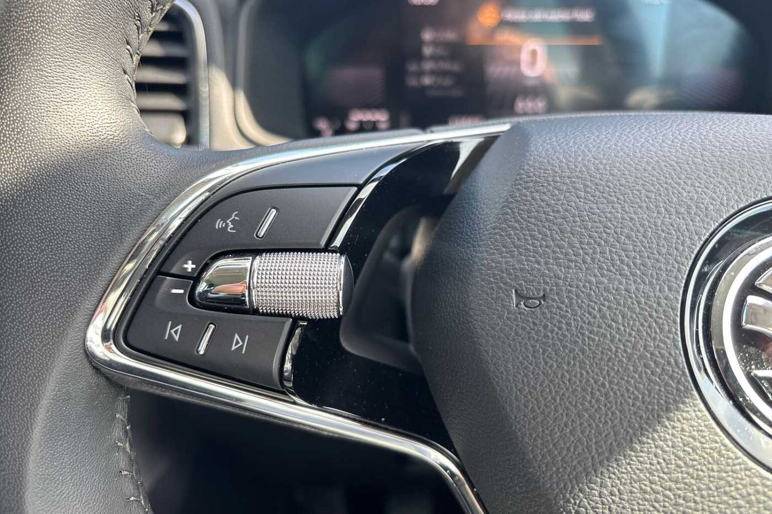 SKODA Karoq 1.5 TSI SE Drive 5dr