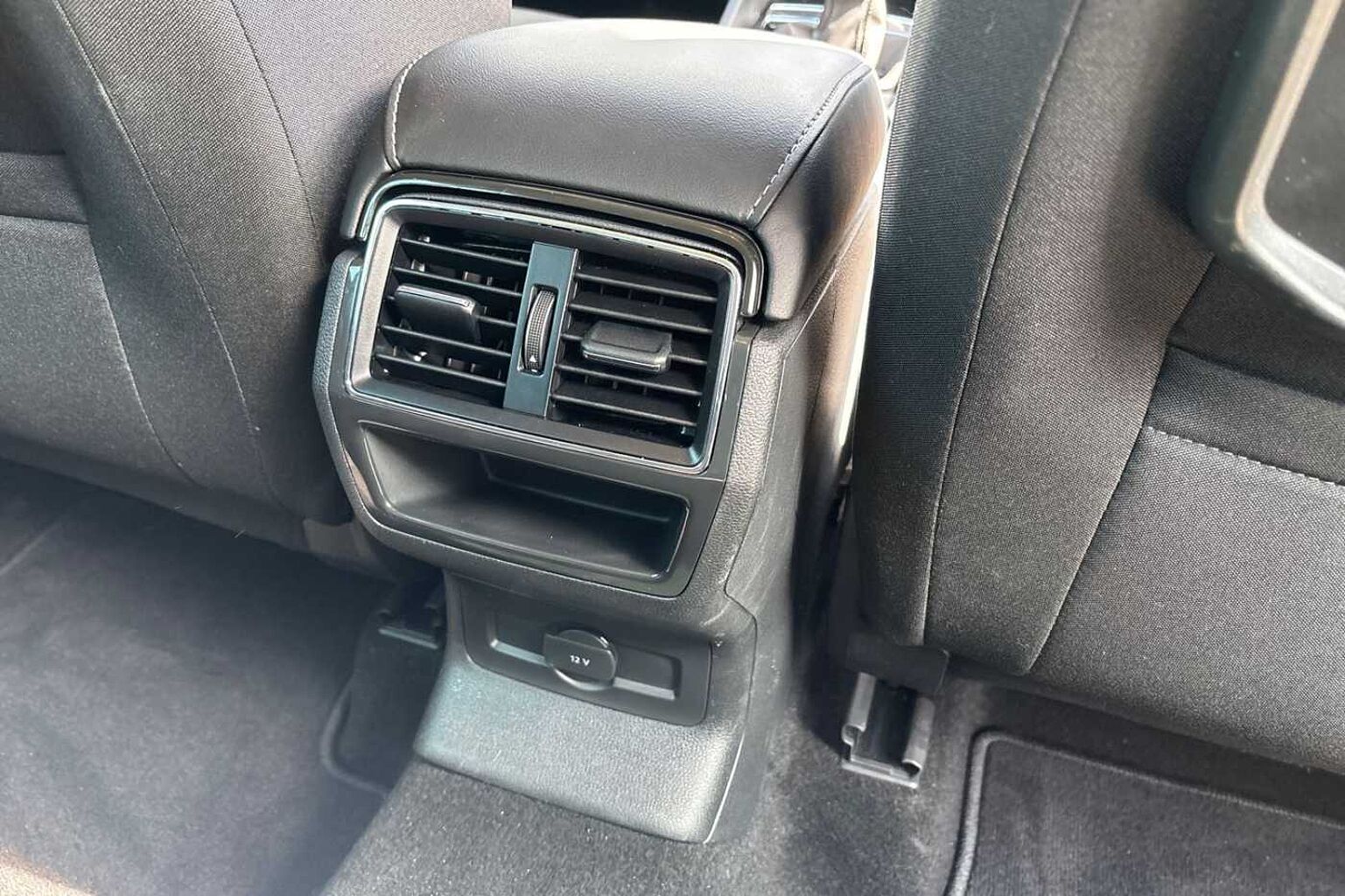 SKODA Karoq 1.5 TSI SE Drive 5dr